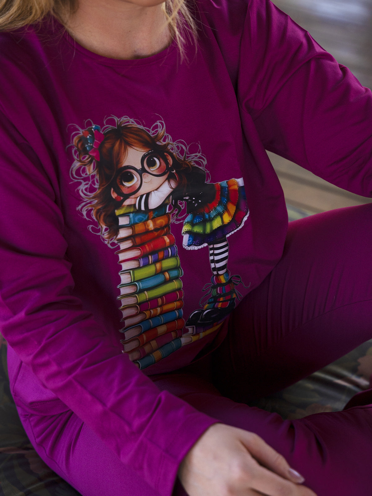 Pijama Calça Reta com Cropped Manga Longa Menina & Torre de Livros