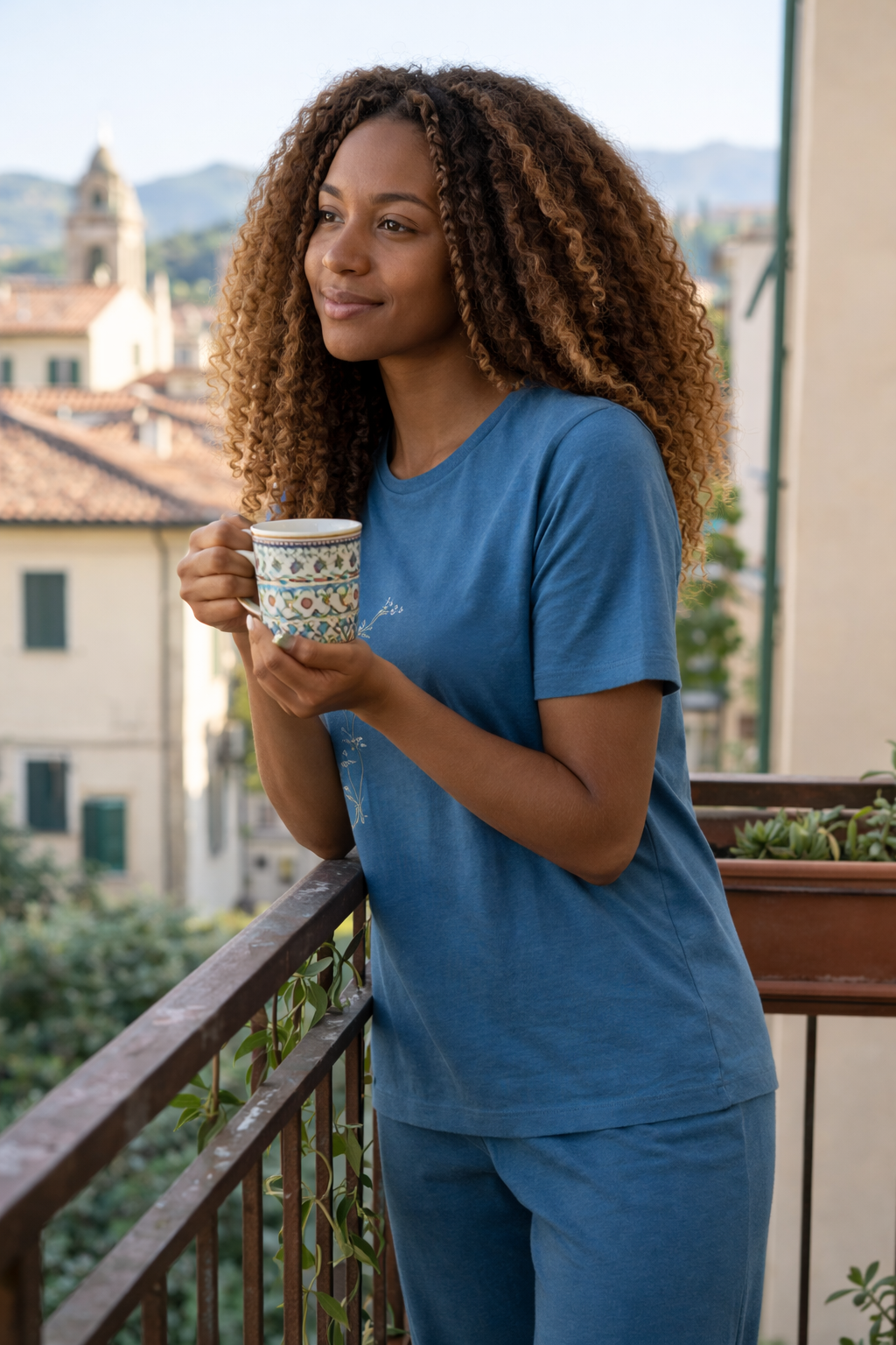 Pijama Longo Feminino com Blusa Manga Curta - Ramo Floral