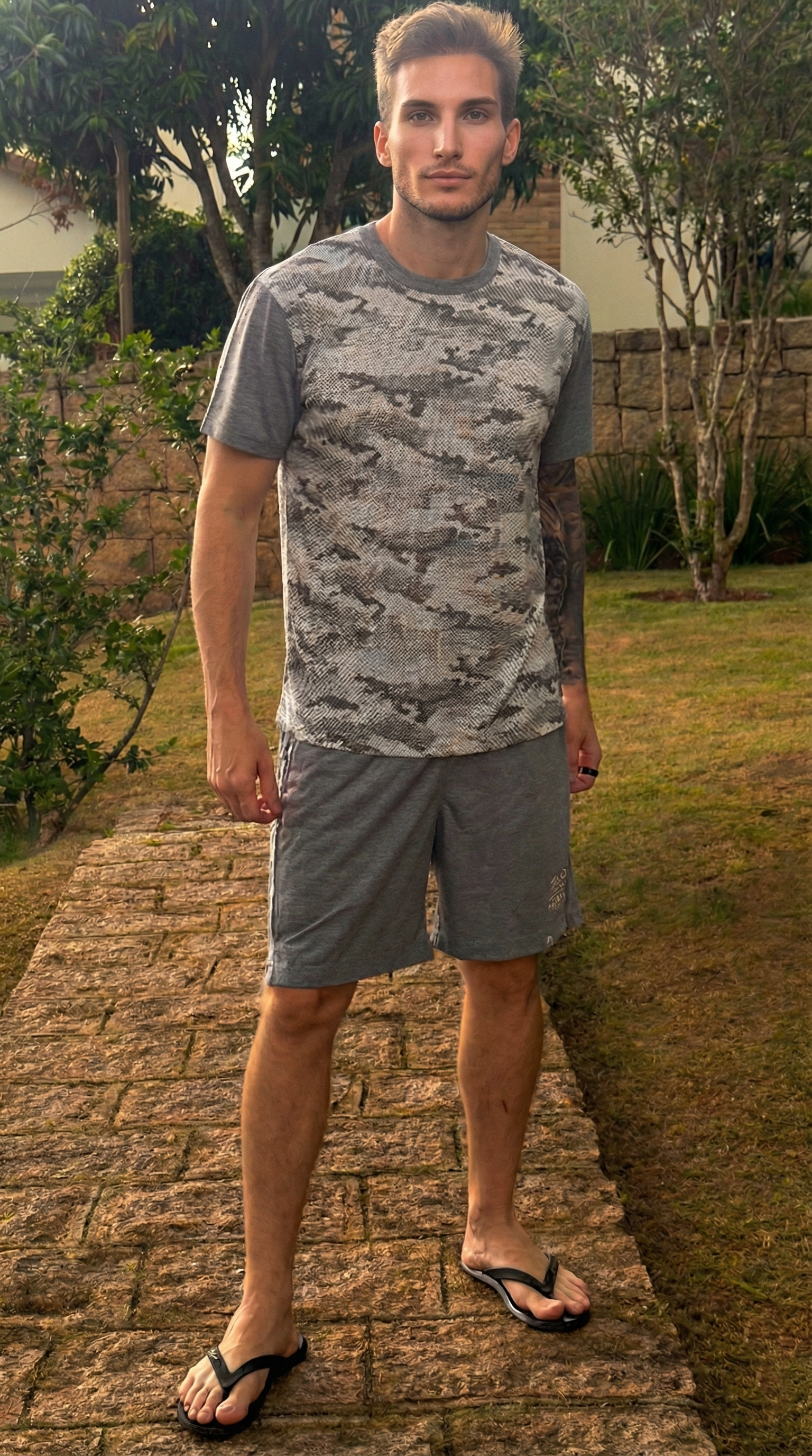 Conjunto Masculino Shorts & Camiseta Camuflado Cinza