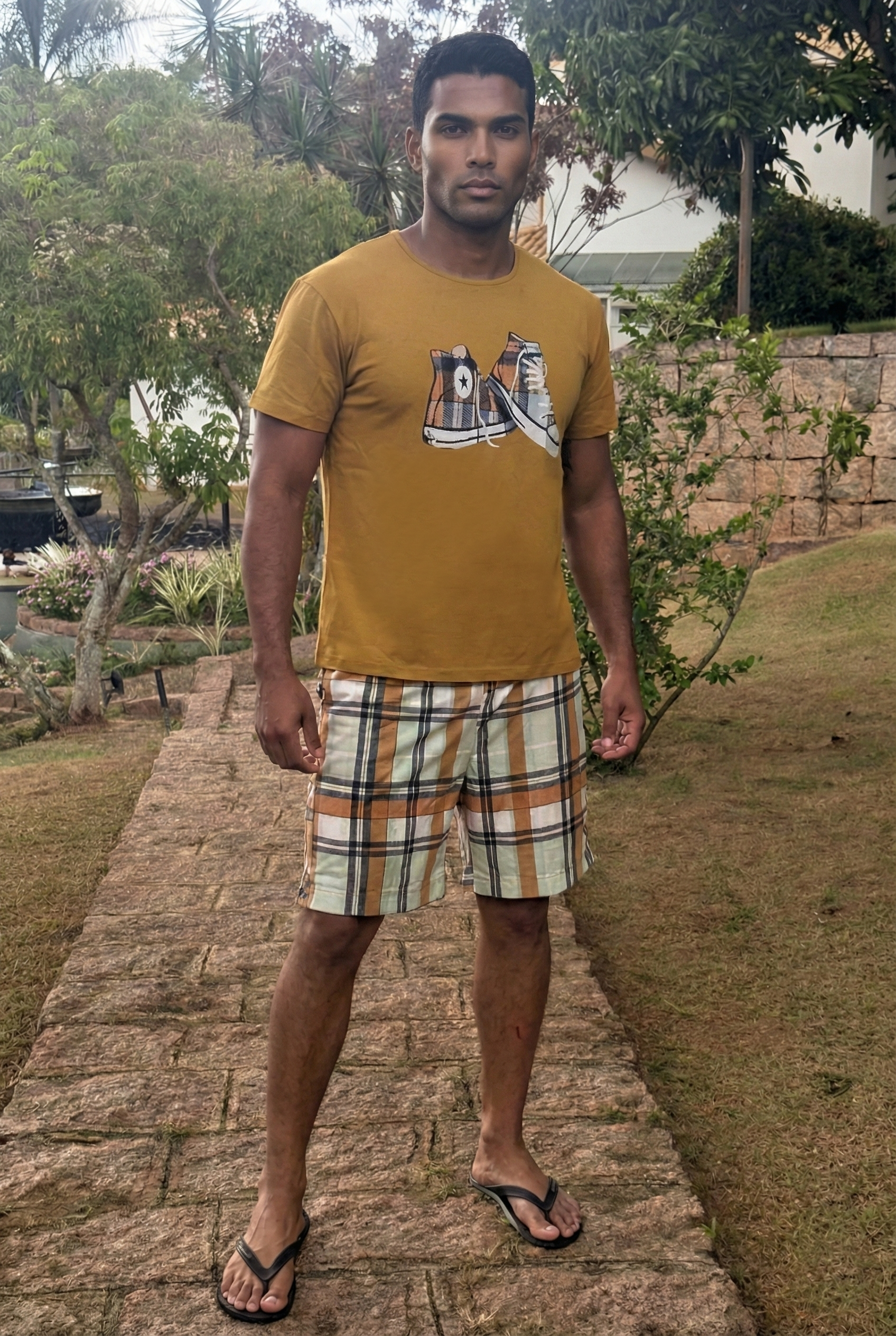 Conjunto Masculino Shorts & Camiseta Tênis Xadrez Mostarda