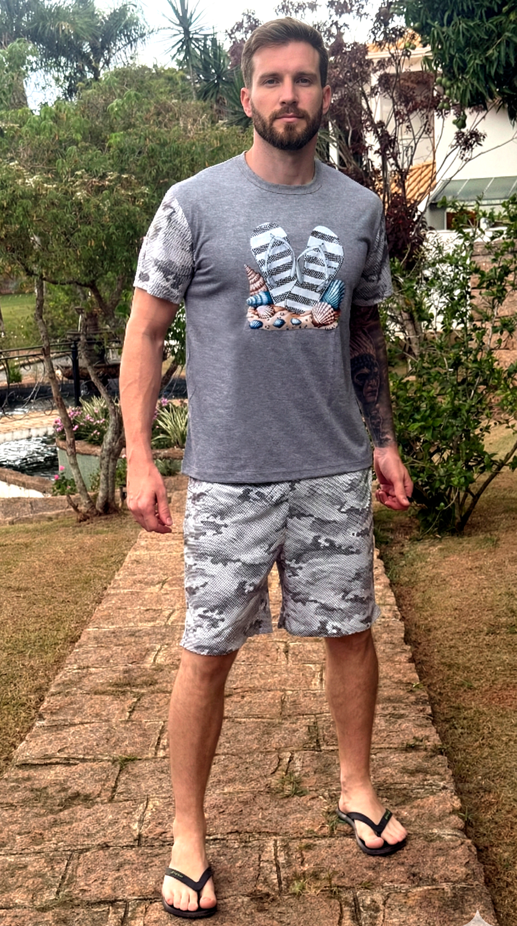 Conjunto Masculino Shorts & Camiseta Chinelo Camuflado Cinza