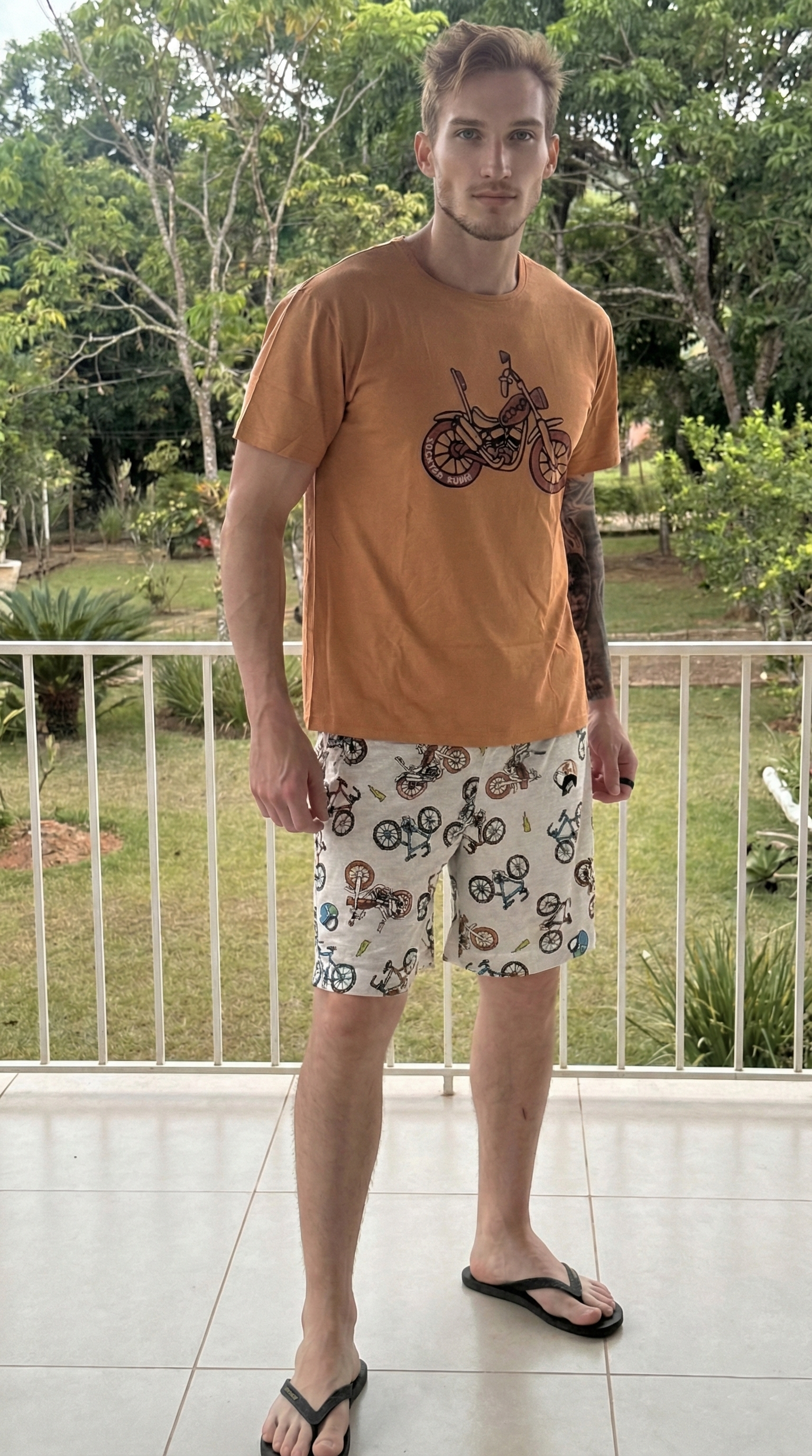 Conjunto Masculino Shorts & Camiseta Moto Caramelo