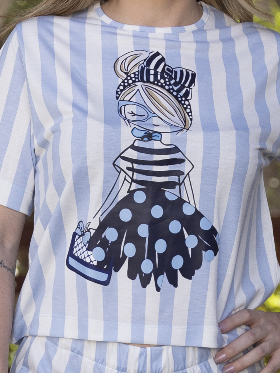 Pijama Feminino Shorts e Blusa Manga Curta - Malha Fria