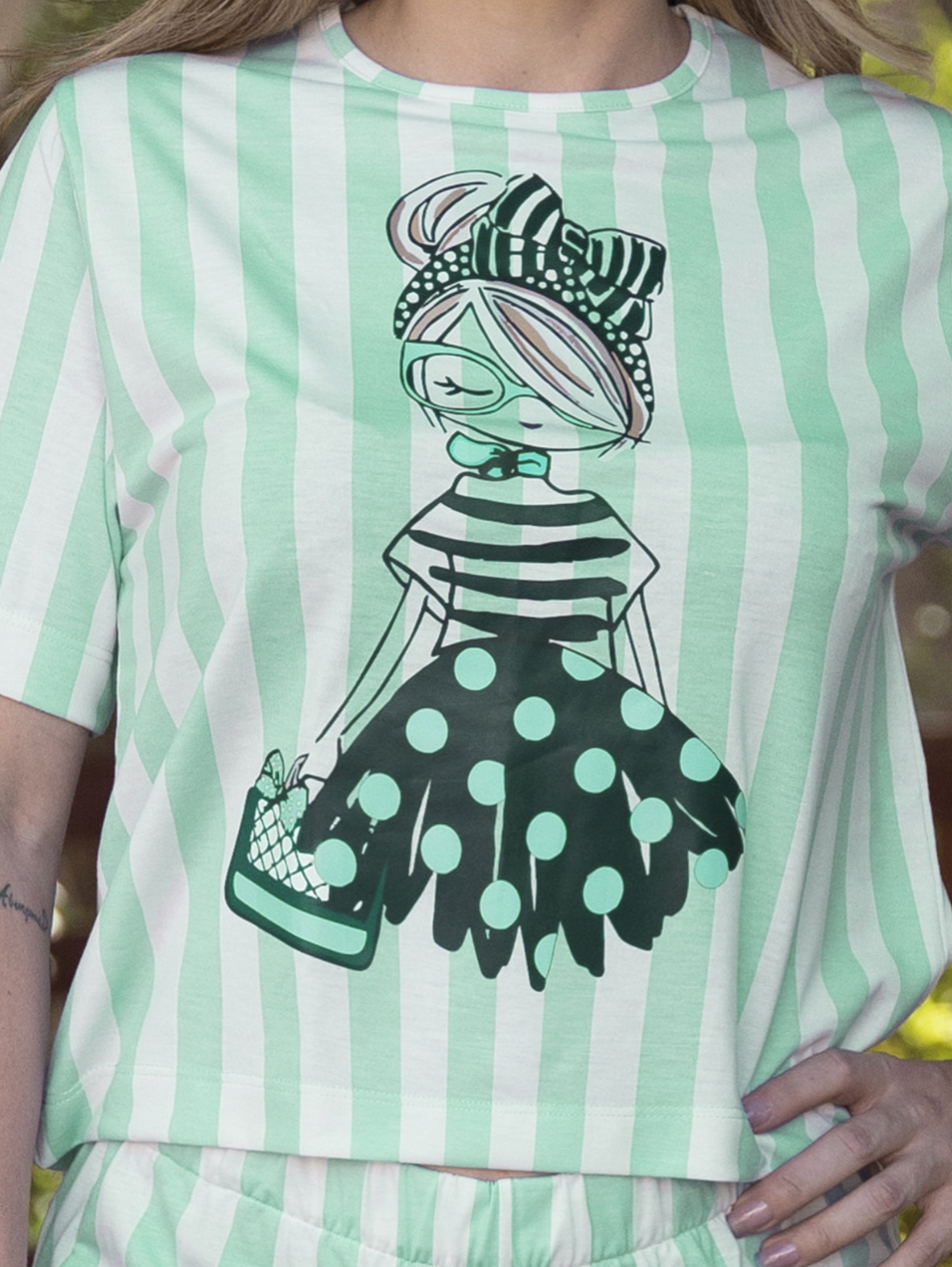 Pijama Feminino Shorts e Blusa Manga Curta - Malha Fria