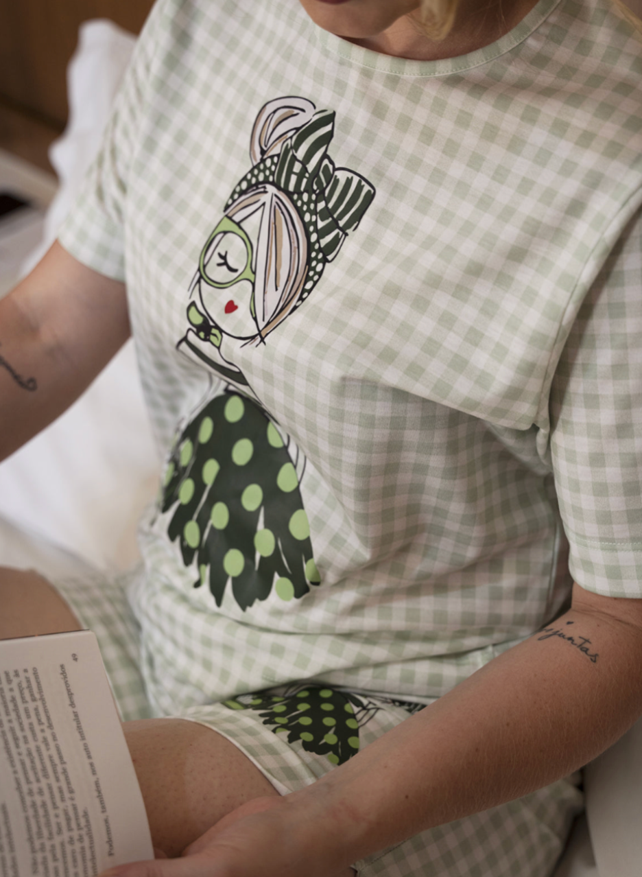 Pijama Curto Feminino com Blusa Manga Curta - Listrado